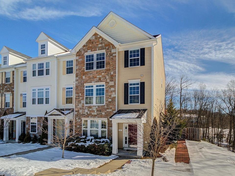 1st image of 127 Cheshire Ct