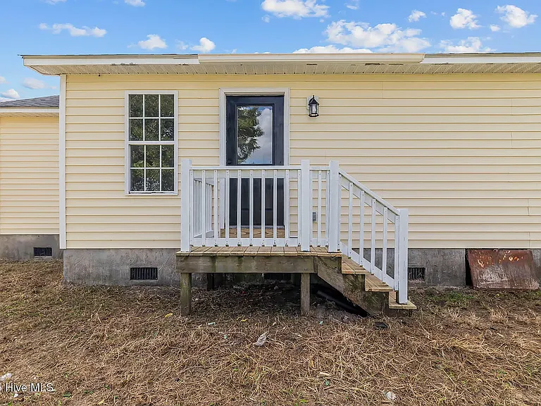 212 Lawson St — Photo 14