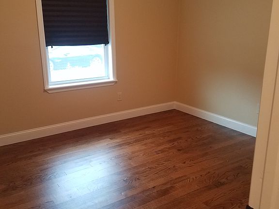 2nd image of 2011 Ravenwood Dr