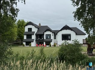 47138 298th St, Beresford, SD 57004