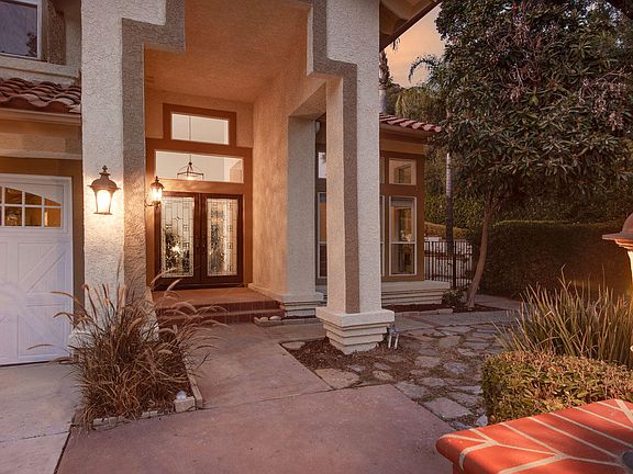 3rd image of 32515 Aspenview Ct