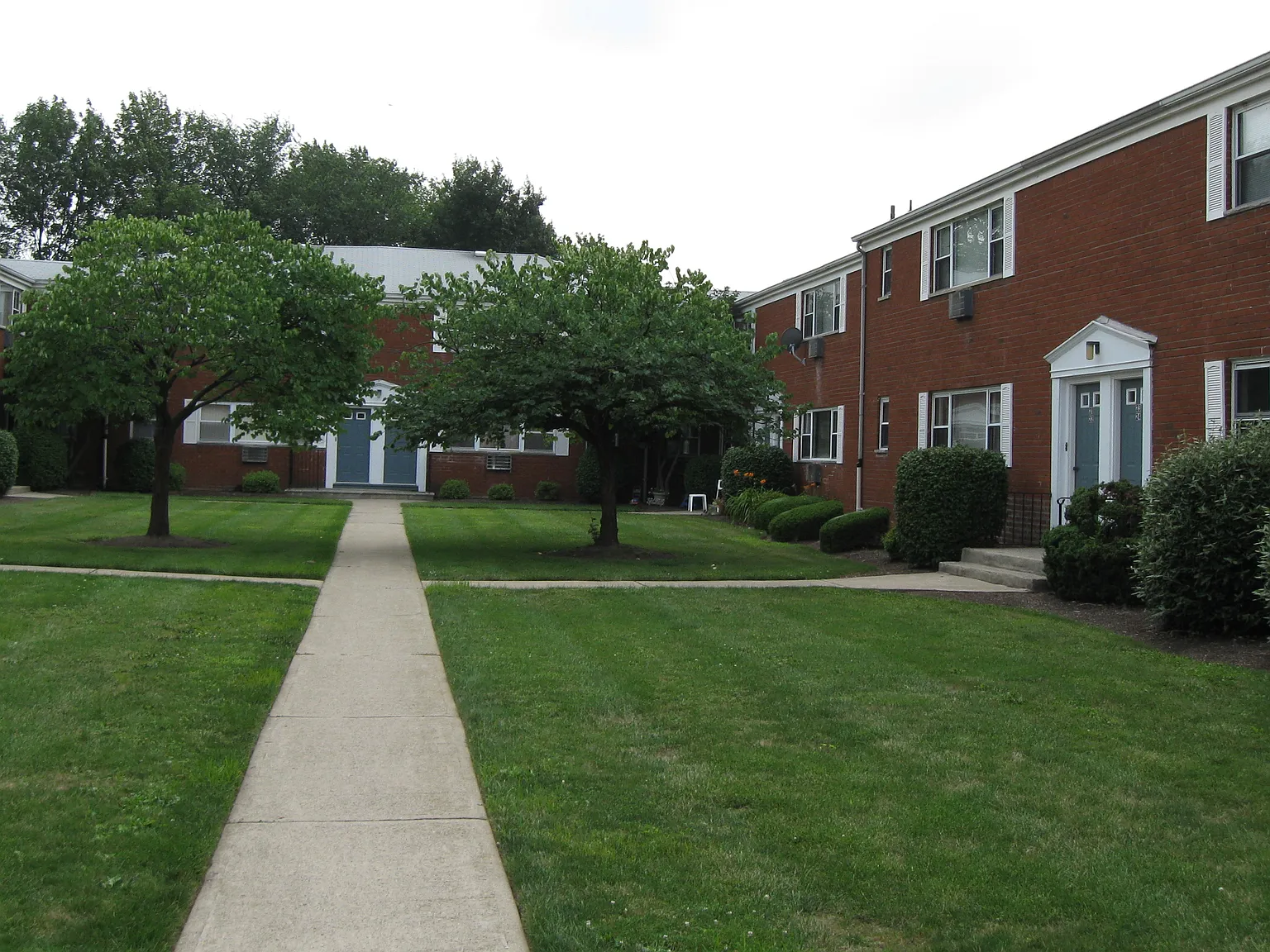Dartmouth Village — Photo 2