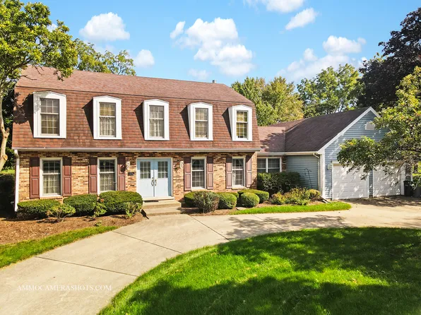 0N421 Herrick Dr, Wheaton, IL 60187