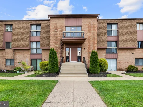 48202 Delaire Landing Rd #202, Philadelphia, PA 19114