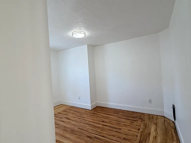 49 Henry St #3 — Photo 17