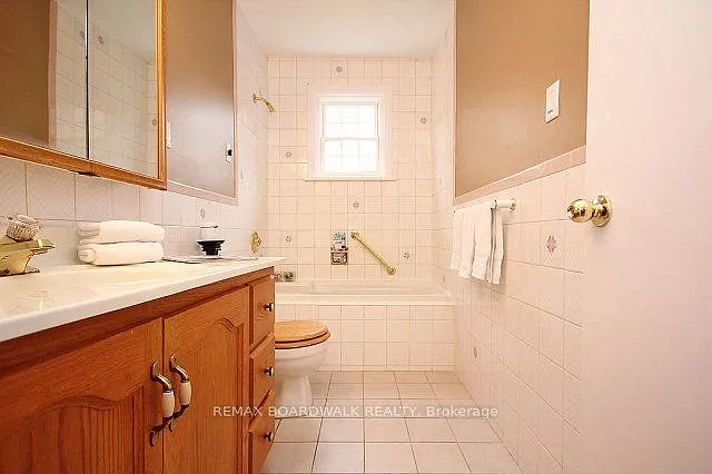 209 Knox Cres — Photo 13
