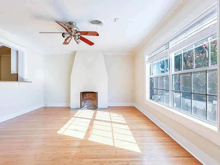 1119 Kenwood Dr — Photo 4