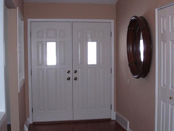 2nd image of 27059 Sweetbriar Dr