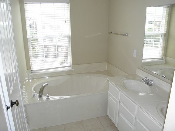 3rd image of 1117 Cavendish Dr