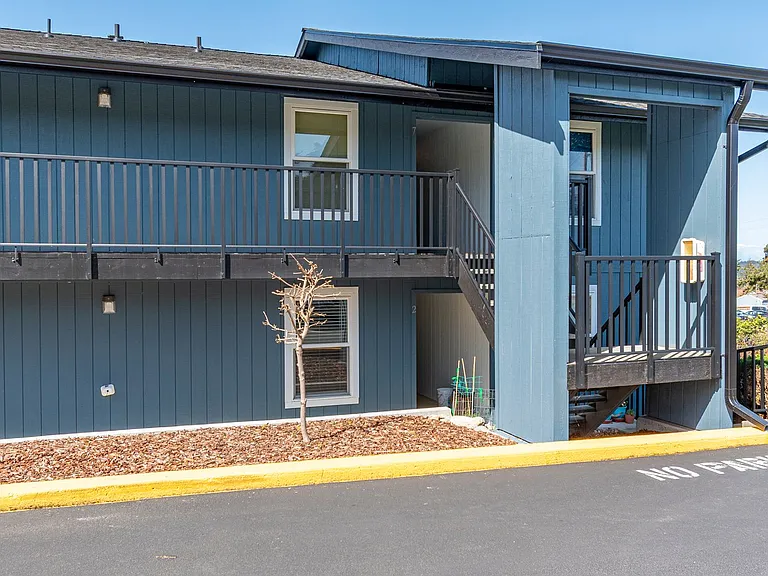 M0646-Prairie Village - 304 N. Main St — Photo 10