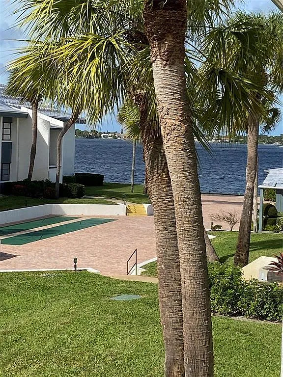 2 bed, 2.0 bath, 1300 sqft, $2,200 — Photo 1
