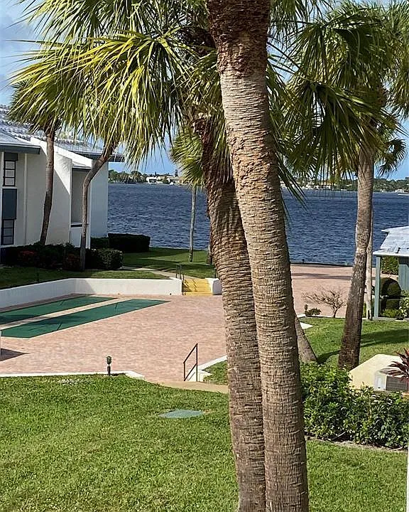175 SE Saint Lucie Blvd #C34