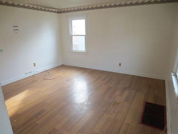 2nd image of 3960 Avilla Pl