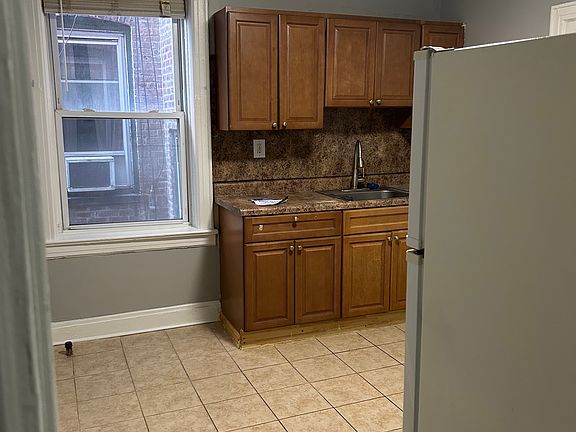 3rd image of 2801 Summit Ave APT B3