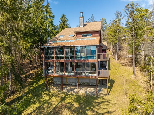 15 Spy Glass Hl, Canandaigua, NY 14424
