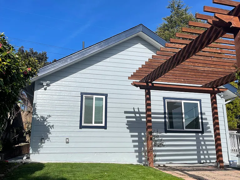 242 La Cruz Ave — Photo 1