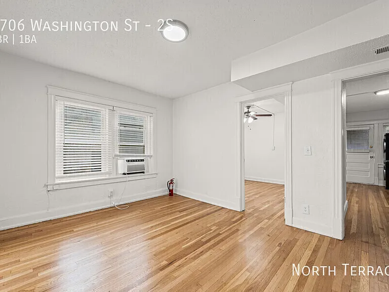 3706 Washington St #2S — Photo 9