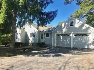 86 Grove St, Norfolk, MA 02056