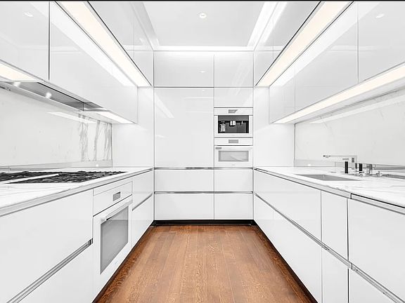 4th image of 53 W 53rd St APT 22C