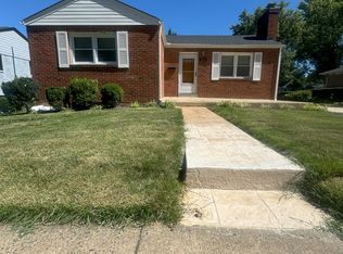 1023 N Quaker Ln, Alexandria, VA 22302