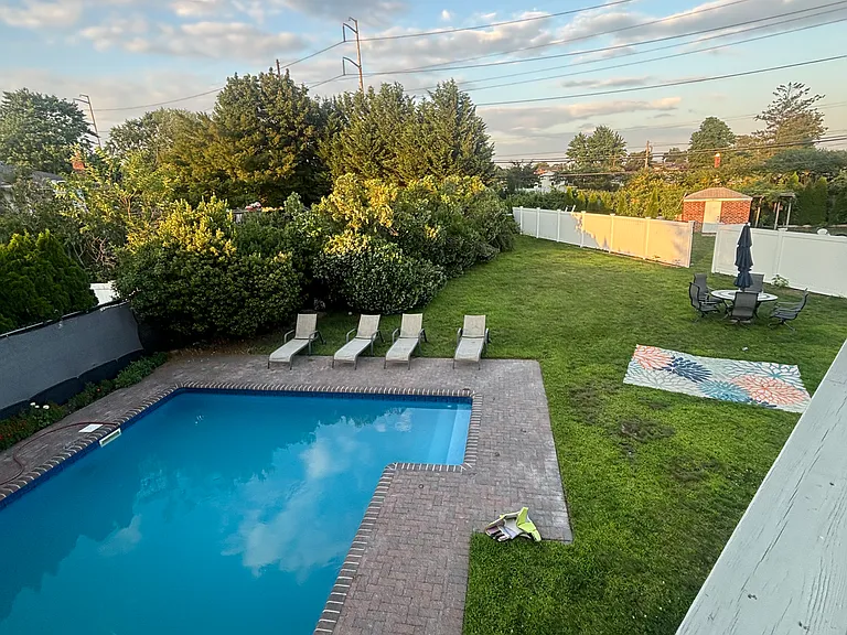 Hilton Ct — Photo 26