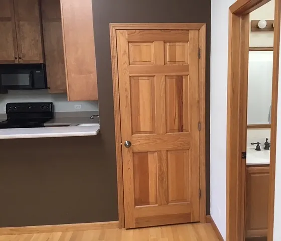 2 bed, 1000 sqft, $2,200 — Photo 2
