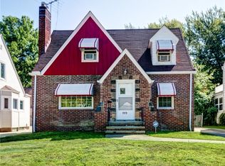 989 Woodview Rd, Cleveland Heights, OH 44121