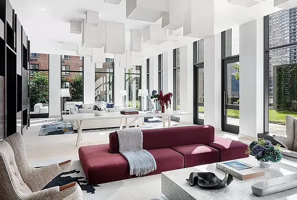 Rented by R New York | media 10