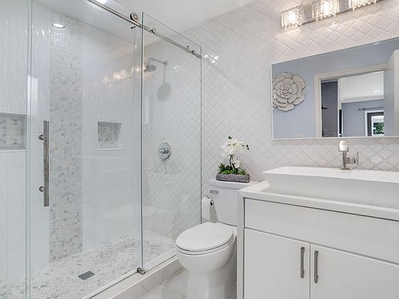 2nd image of 8359 Thornton Ave #8359