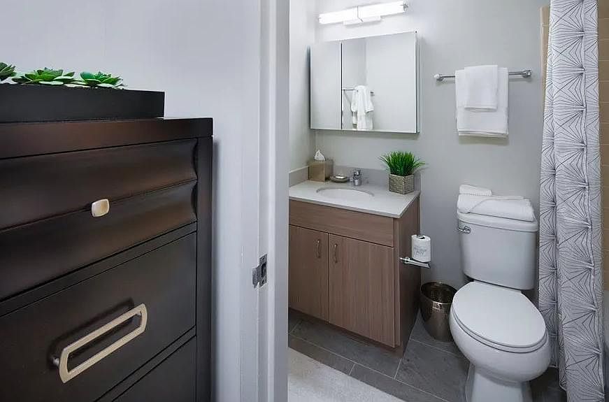 1st image of 1156 N Dearborn St #309