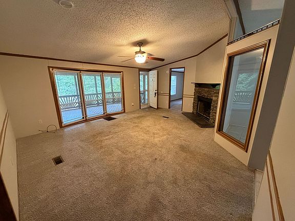 5th image of 121 Rainwood Dr