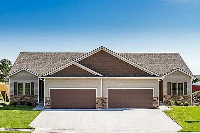 1st image of 366 NW Autumn Crest Dr