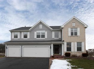 4 Cardinal Ct, Streamwood, IL 60107