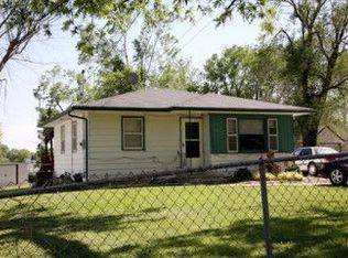 1501 E Pleasant View Dr, Des Moines, IA 50320
