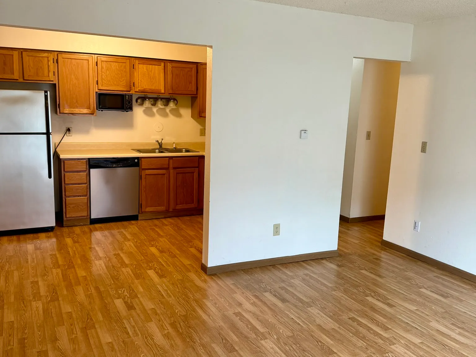 3 bed, $1,683 — Photo 4