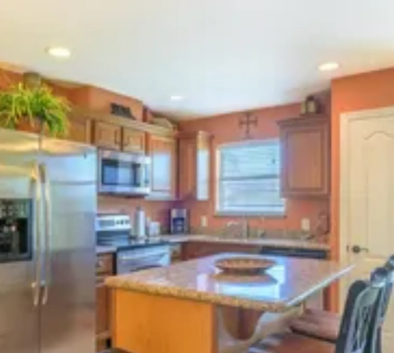 2 bed, 1015 sqft, $2,100 — Photo 3