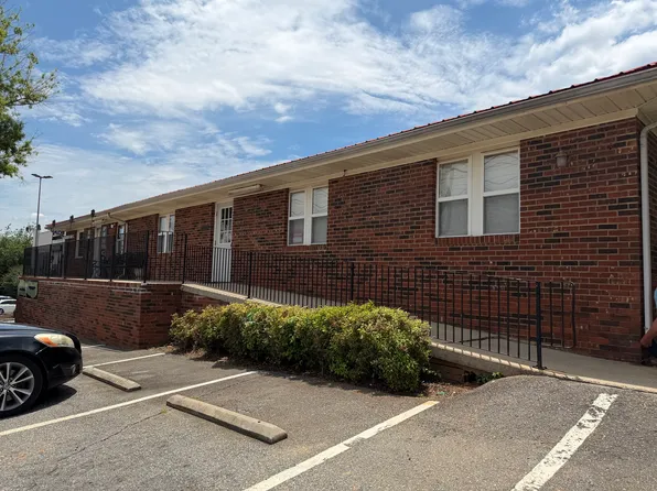 195 W Plaza Dr Suite E, Mooresville, NC 28117