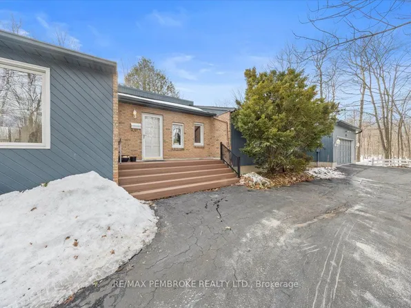 1235 Millburn Cres, Ottawa, ON K4C 1C9