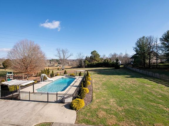 5th image of 248 Southridge Dr