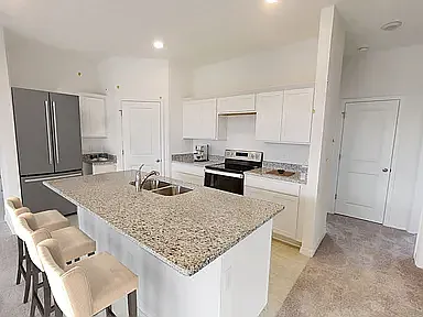 488 Conway Ave — Photo 2