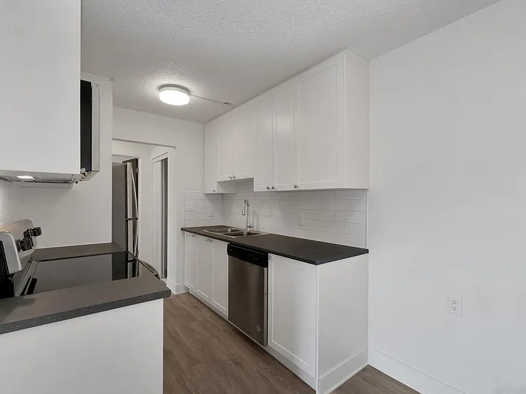 130 Stewart Ave #9 — Photo 11