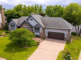 442 River Ln, Anoka, MN 55303