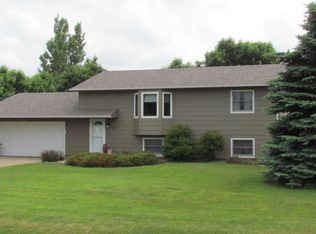 46469 Inca Dr, Hartford, SD 57033