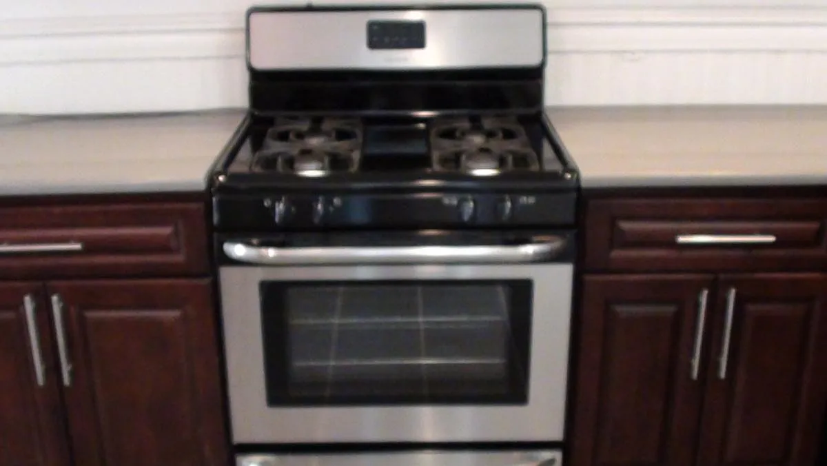 3 bed, 1.5 bath, 1150 sqft, $1,995 — Photo 4