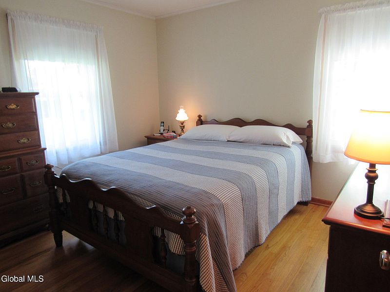 5th image of 8 Spruce Street