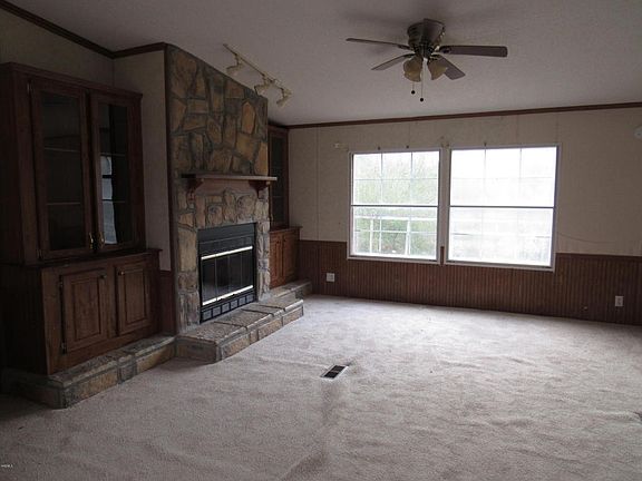 4th image of 39 Larow Dr