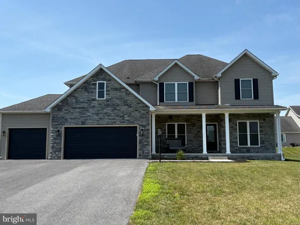 711 Starr Ave, Chambersburg, PA 17201