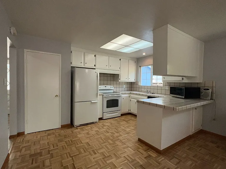 5683 Keymar Dr — Photo 2