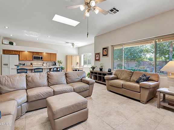5th image of 5907 E Woodridge Dr