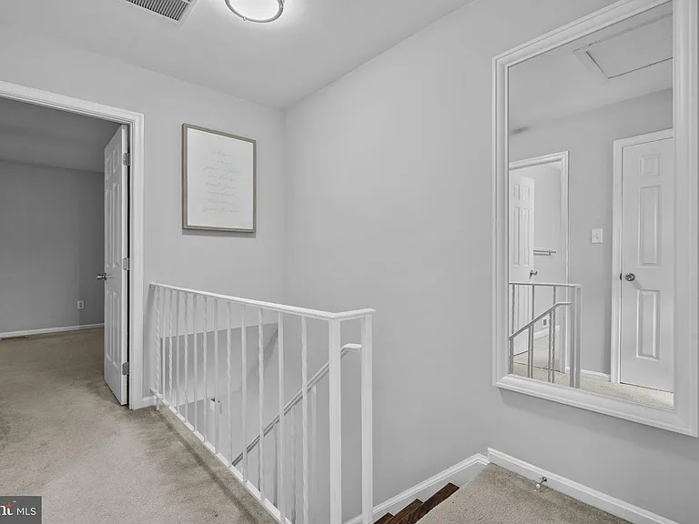 2035 S Glebe Rd — Photo 19